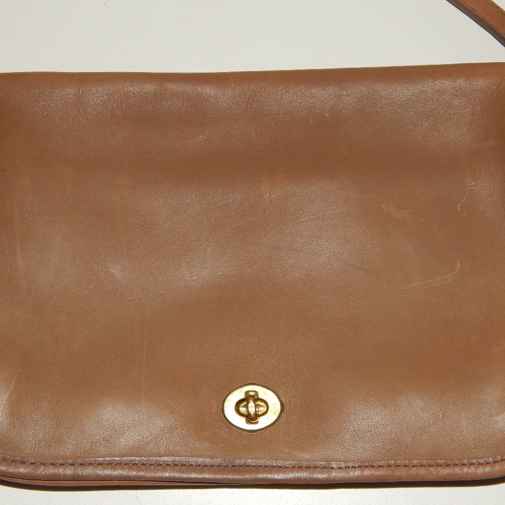 Vintage coach camel leather crossbody purse